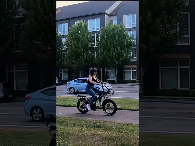 This Folding E-Bike Goes 32MPH!