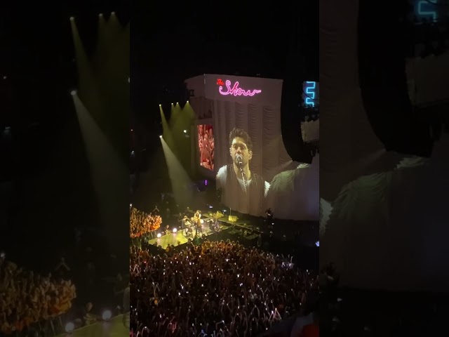 Niall Horan performing This Town at the Ziggo Dome in Amsterdam