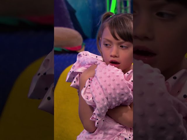 Hank tries to fool Chloe ๐คก #Thundermans