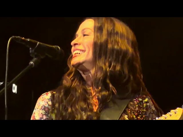 Alanis Morissette - Hands Clean (Live in NYC, 10-3-26) (4K HDR, HQ Audio)