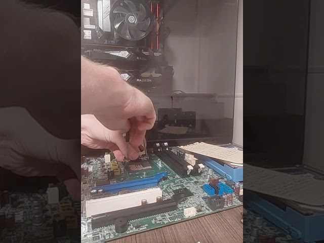 CPU thingy 🖥️​💾​ #linux #computers