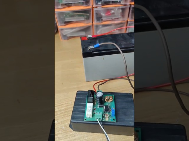DIY Mini Solar Charger #kiyanislab #jlcpcb #batterycharger #solarchargecontroller