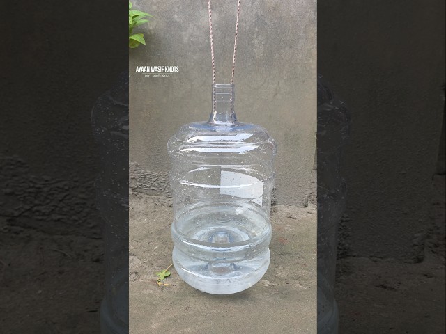 This Simple Rope Trick Can Lift a Heavy Water Bottle!