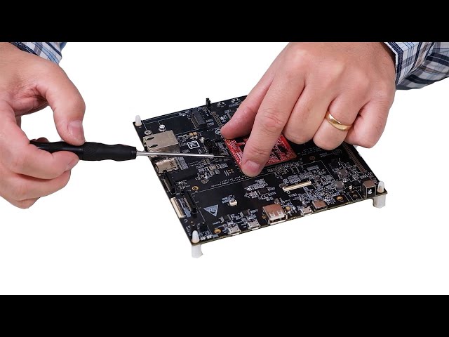 How to mount and unmount a uCOM board