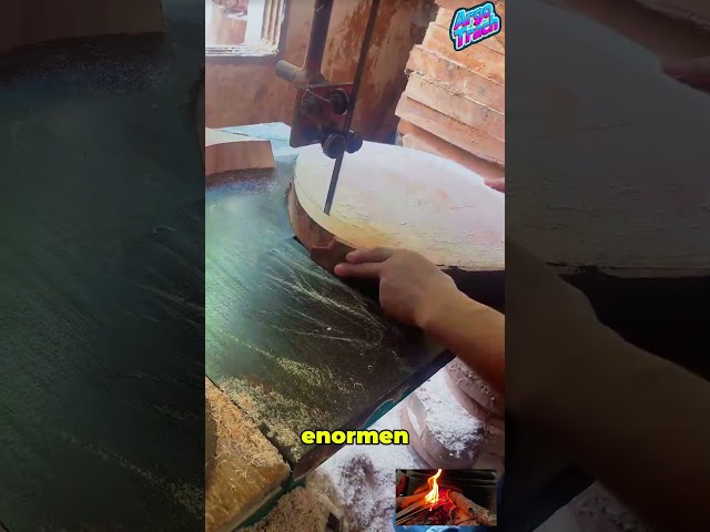 Splitting beams WITHOUT a saw?! Ingenious wedge trick 🪵🪓
