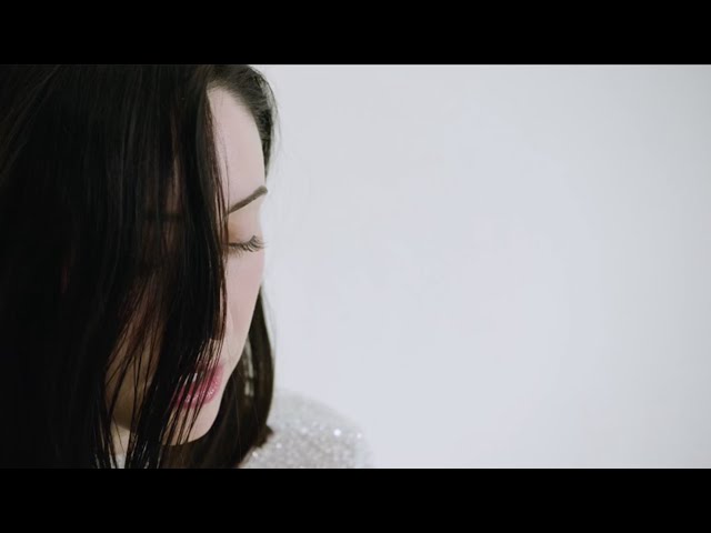 Elohim - "Broken Face" (Official Music Video)