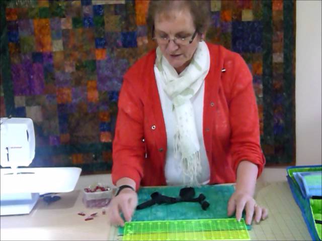 That Project Bag - Part 3 - Elastic straps  - Quilting Tips & Techniques