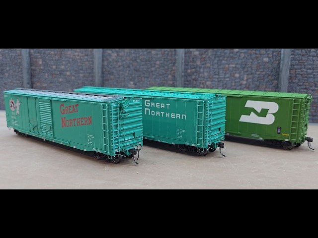 Moloco Great Northern St Cloud 50' Combo Door Box Cars. Examination, Impressions, and Test Run.