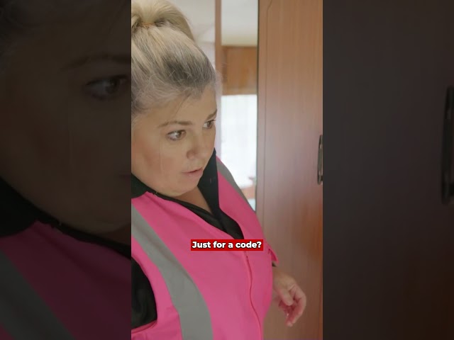 Eat the Grape | Urzila Carlson #taskmaster #shortscomedy #comedyshorts #urzilacarlson