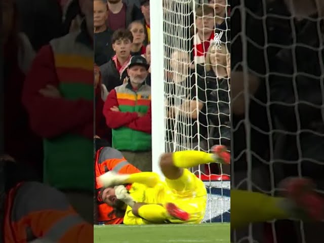 Alisson Becker 😯