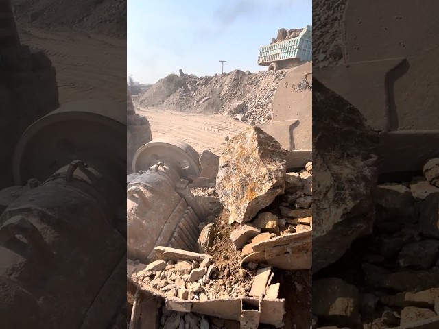 #stonecrusher #rockcrusher#200ksubscriber #  #rockcrushing #stonecrusherline#shorts