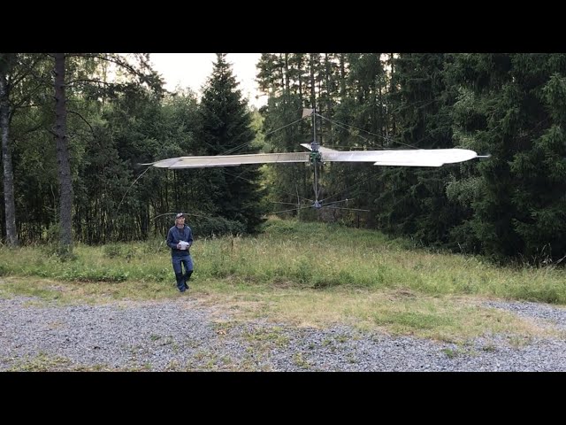 Levitator 2 Test Flight. Home made helicopter.