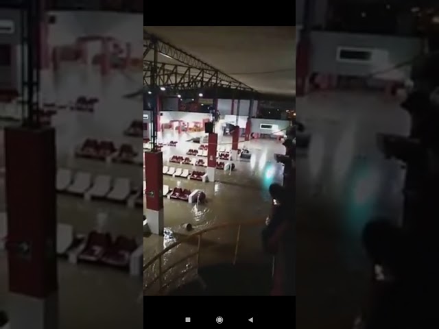 Se inundo el terminal internacional