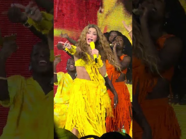 Shakira dances Dai Dai with Ghetto Kids! (LMYNL Tour Live in Brooklyn, 7-21-26) (4K HDR, HQ AUDIO)