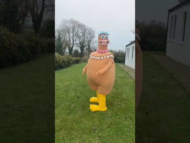 Making of Babs 🐔🧶 #halloween #halloweencostume #cosplay #cosplaydiy #aardman #chickenrun #costume