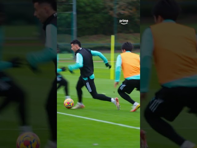 Mikel Arteta prepared his Arsenal players for Anfield by playing 'YNWA' during training 😲