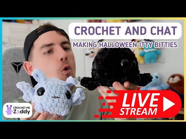 Crocheting some spooky things! 🦇