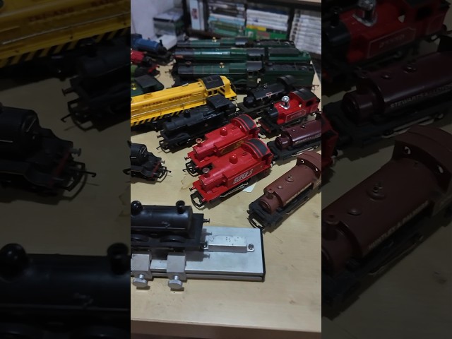 HUGE donated lot of 28 #modeltrains - and fixing three of them #modelrailway #hornby #toytrains