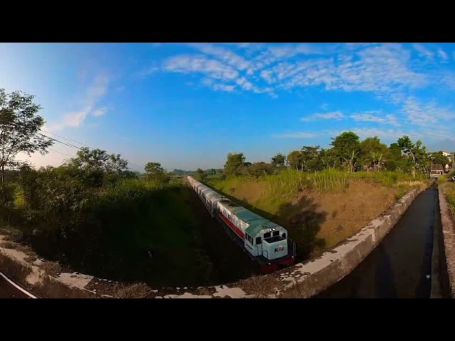 camera 360 ° di atas jembatan rel kereta api menunggu penataran | VR technologi