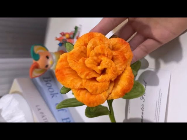 💛 Middle Size Yellow Pipe Cleaner Rose – The PERFECT Gift Size!
