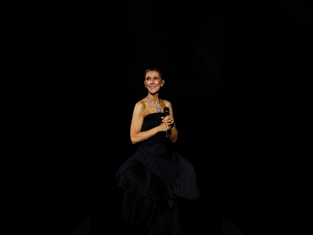 Céline Dion moved by her big return to the stage