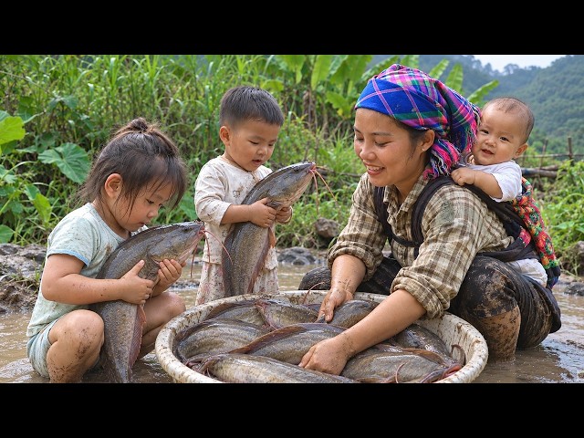 Draining the Old Pond for GIANT CARP! | Bustling Market Day & Kids Snacking | Village Life
