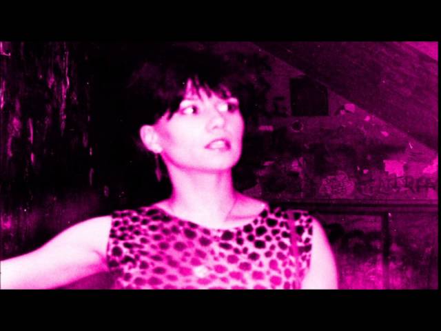 The Mo-dettes - White Rabbit (Peel Session)