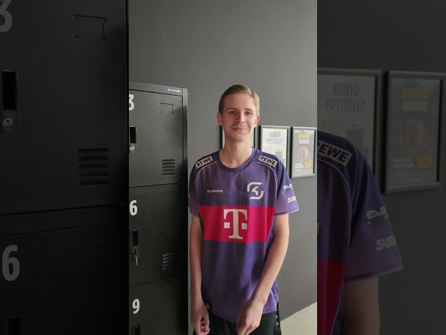 Tutorial: How to open a locker #eva #vr #skgaming #relatable #esport #foryou