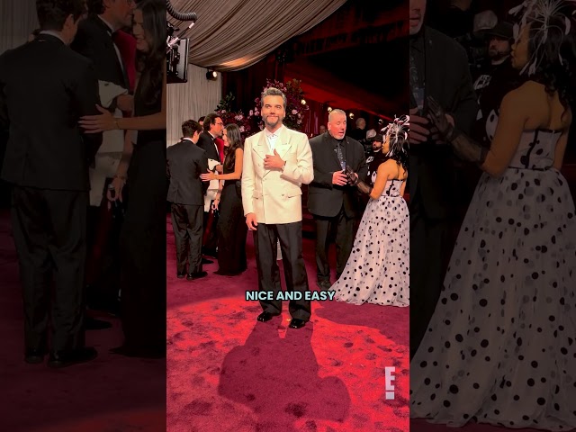 Wagner Moura has a dazzling smile! #Glambot #WagnerMoura #RedCarpetFashion