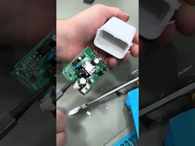 Xiaomi Original vs Fake Charger – Inside Comparison (Iron Added to Fake Weight!) ⚠️ #ehsanmobofix