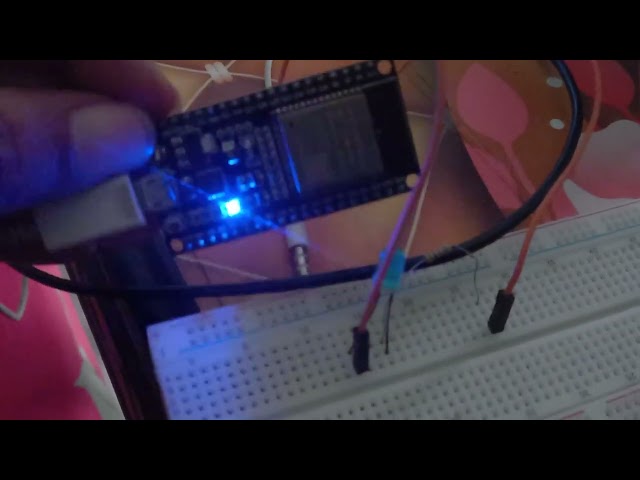 My simple LED blinking with ESP32 in VScode mycropython PyMakr extension...