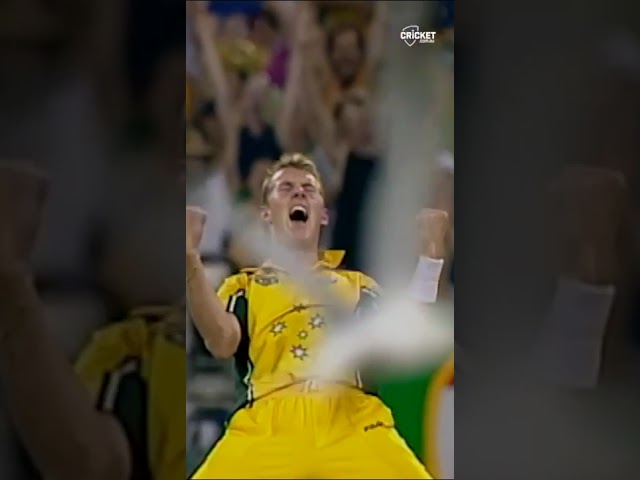 Epic Brett Lee final-over finish! 🇦🇺 v 🏴