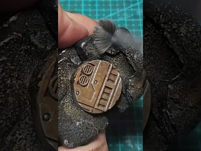 The BEST drybrush for metallics?? #warhammer40k #warhammer #spacemarines  #miniature #tutorial