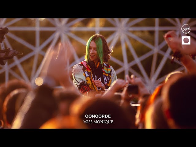 Miss Monique - Concorde (live version)