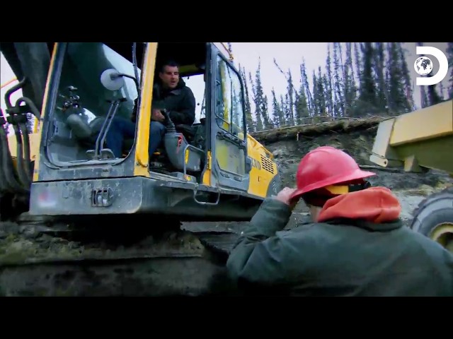 Massive Gold Trap Under Waterfall? | Gold Rush S3 E16 | Discovery Channel India