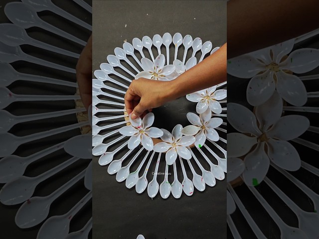 Unique DIY plastic spoons wall hanging ❤️ #diy #walldecor #craft