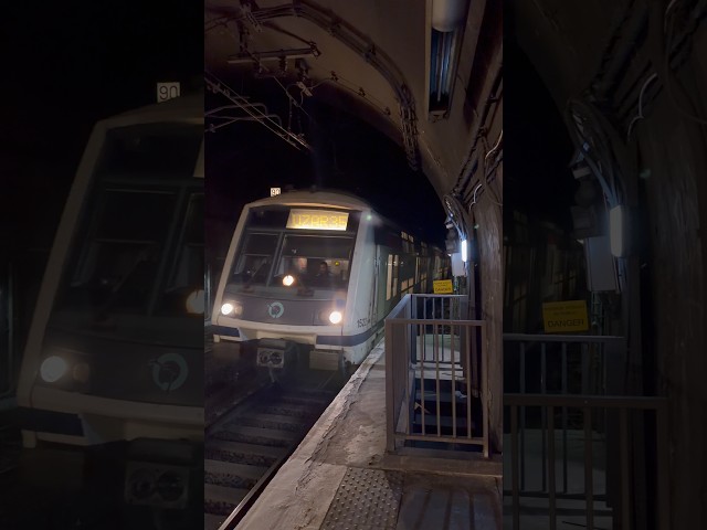 🚨 La rentrée sur le RER A… et déjà le chaos en heure de pointe ! 😳 #shorts #rera #train #railway