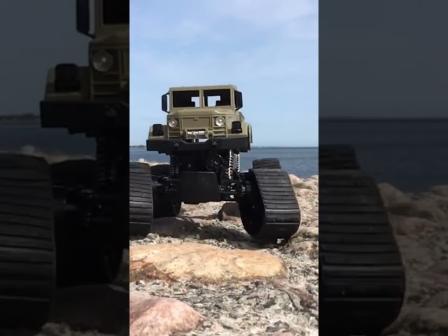 Caterpillar RC Truck on the Rocks!