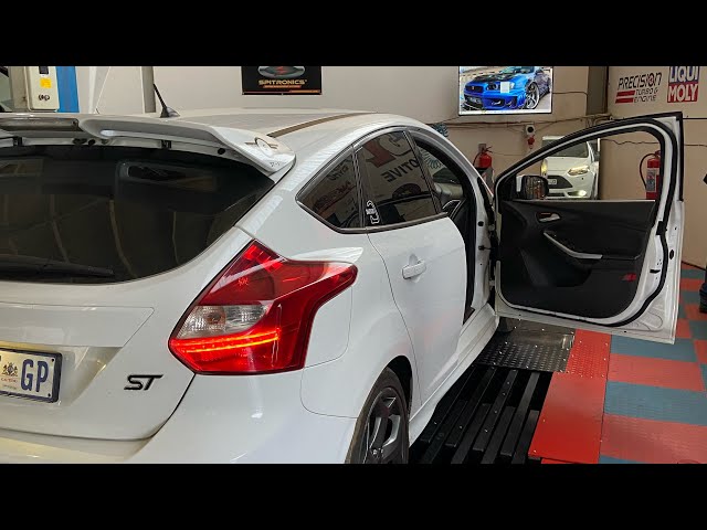 Ford Focus ST Stage 2 hardware (DP, Intercooler, Cobb Filter) dyno without a Tune | South Africa