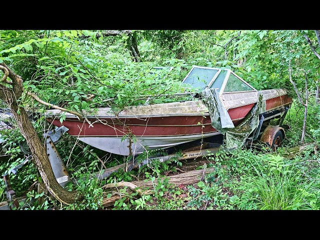 FREE Junky Baretta Boat ROTTING AWAY.  Will It Run?  NNKH