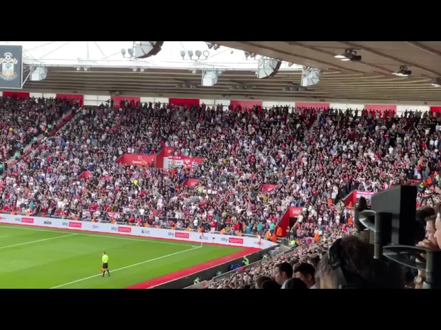 This is why Man Utd away fans are among THE BEST in the league!