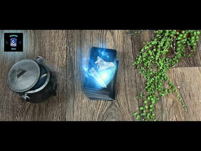An Introduction to Tarot Spreads + Giveaway Winner! || Tutorials
