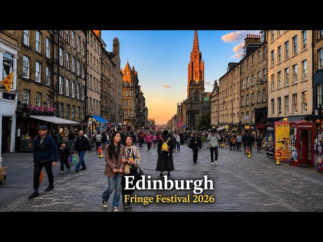 Edinburgh Is STILL Packed at 8:40 PM! 😲 | Fringe Festival Day 2 | Scotland Walking Tour. 