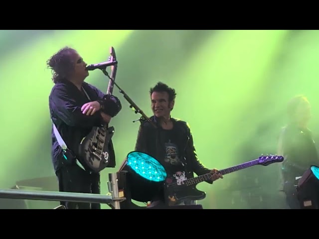 The Cure - Pictures of You (Wythenshawe Park Manchester 21/08/26)