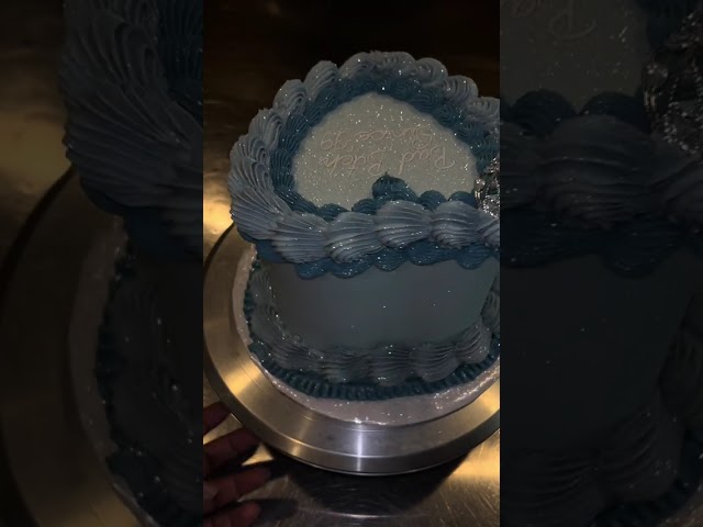 PERFECT #houstoncakes #glittercakes #fyp #houstonbaker