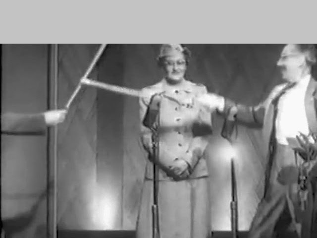 Dueling Zoomerangs - Rare clip from You Bet Your Life (Mar 10, 1955)