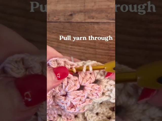 Easy beginner granny square Patchwork Blanket- watch the full tutorial 🧶✨️ #crochet #learntocrochet