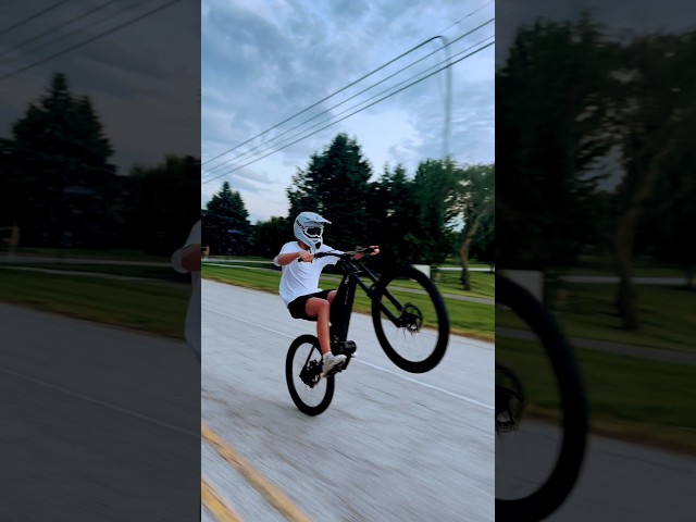 Holy power wheelie😅#bonnell #surron #wheelie #bikelife #ridstar