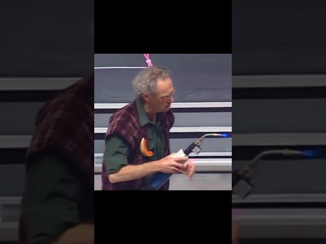 Walter Lewin illustrates thermal expansion