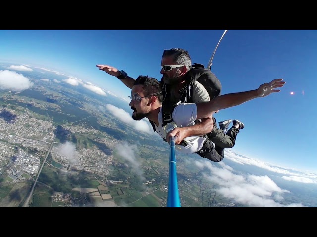 La vidéo interactive de Guilhem by YEPYEP parachutisme 3D360